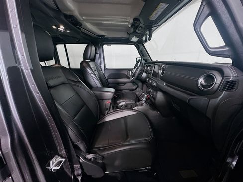 Used 2022 Jeep Wrangler Sahara w/ Cold Weather Group image 31