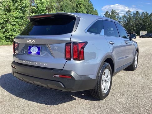 Used 2022 Kia Sorento LX FWD image 5