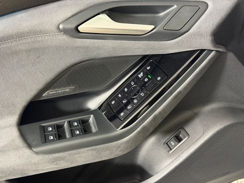 Used 2025 Audi S6 e-tron Premium Plus w/ Premium Plus AWD/4WD image 14