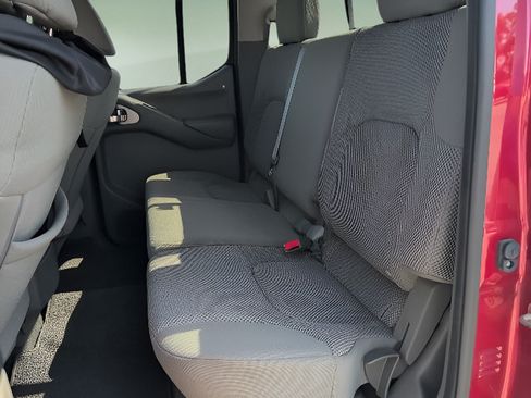 Used 2019 Nissan Frontier SV AWD/4WD image 19