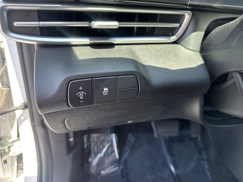 Used 2025 Hyundai Elantra SEL FWD image 19