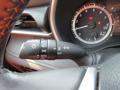 Used 2024 Toyota Highlander XSE FWD image 21