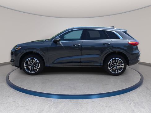 New 2026 Audi Q5 Premium image 8