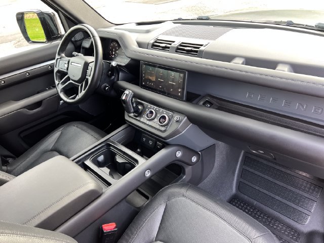 Used 2024 Land Rover Defender 110 X-Dynamic SE AWD/4WD image 39