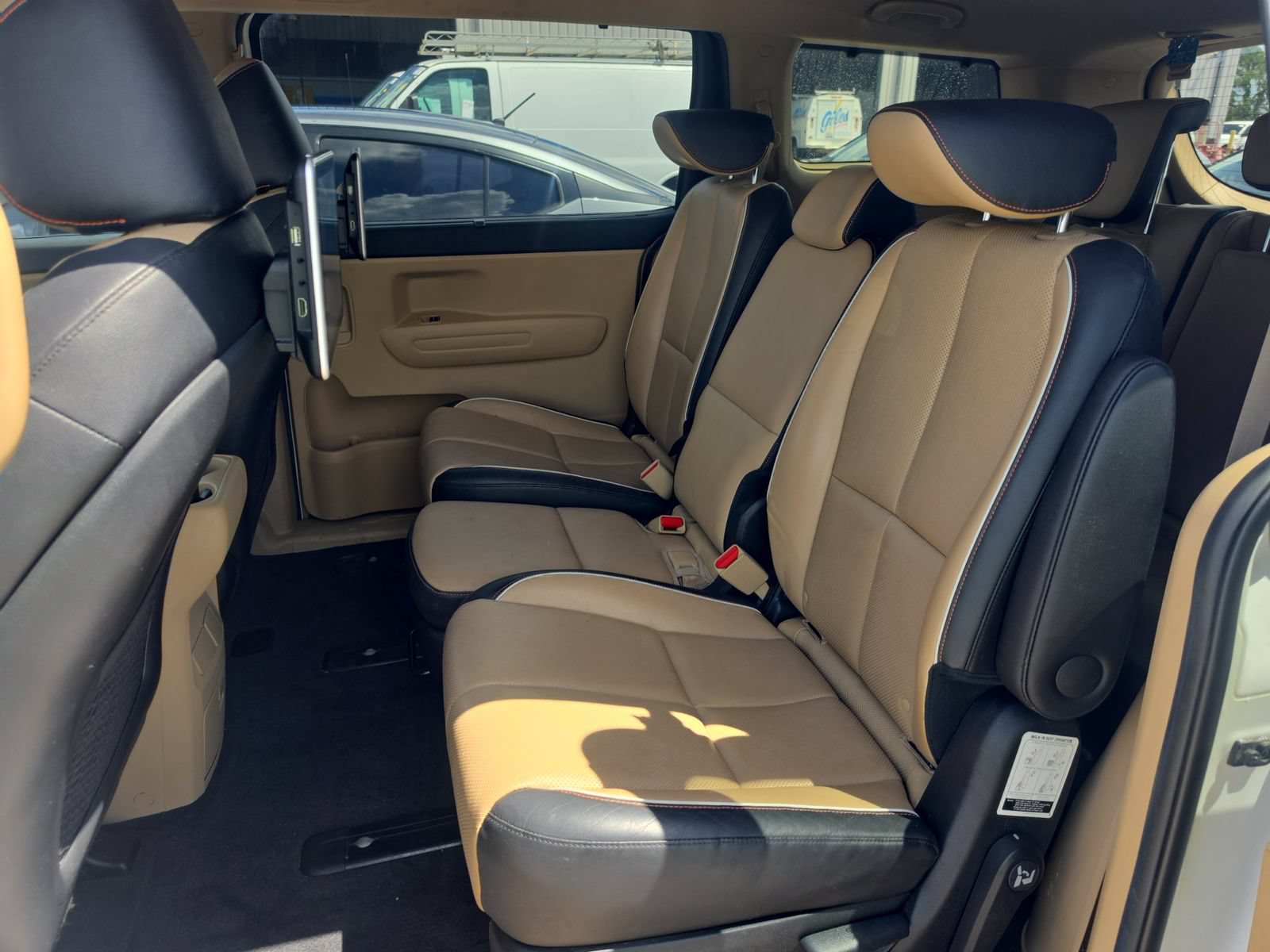 Used 2020 Kia Sedona EX FWD image 12