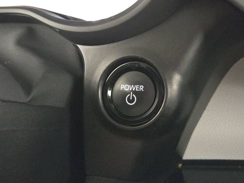 Used 2025 Toyota Sienna XLE FWD image 22