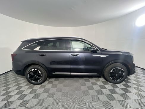 New 2026 Kia Sorento S w/ S Panoramic Sunroof Package FWD image 2