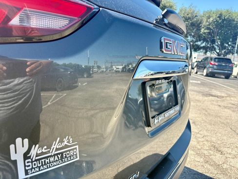 Used 2020 GMC Terrain SLT w/ Preferred Package FWD image 11