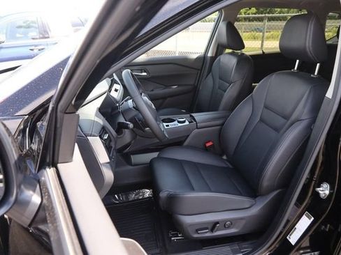 Certified 2025 Nissan Rogue SL w/ Tech Package AWD/4WD image 10