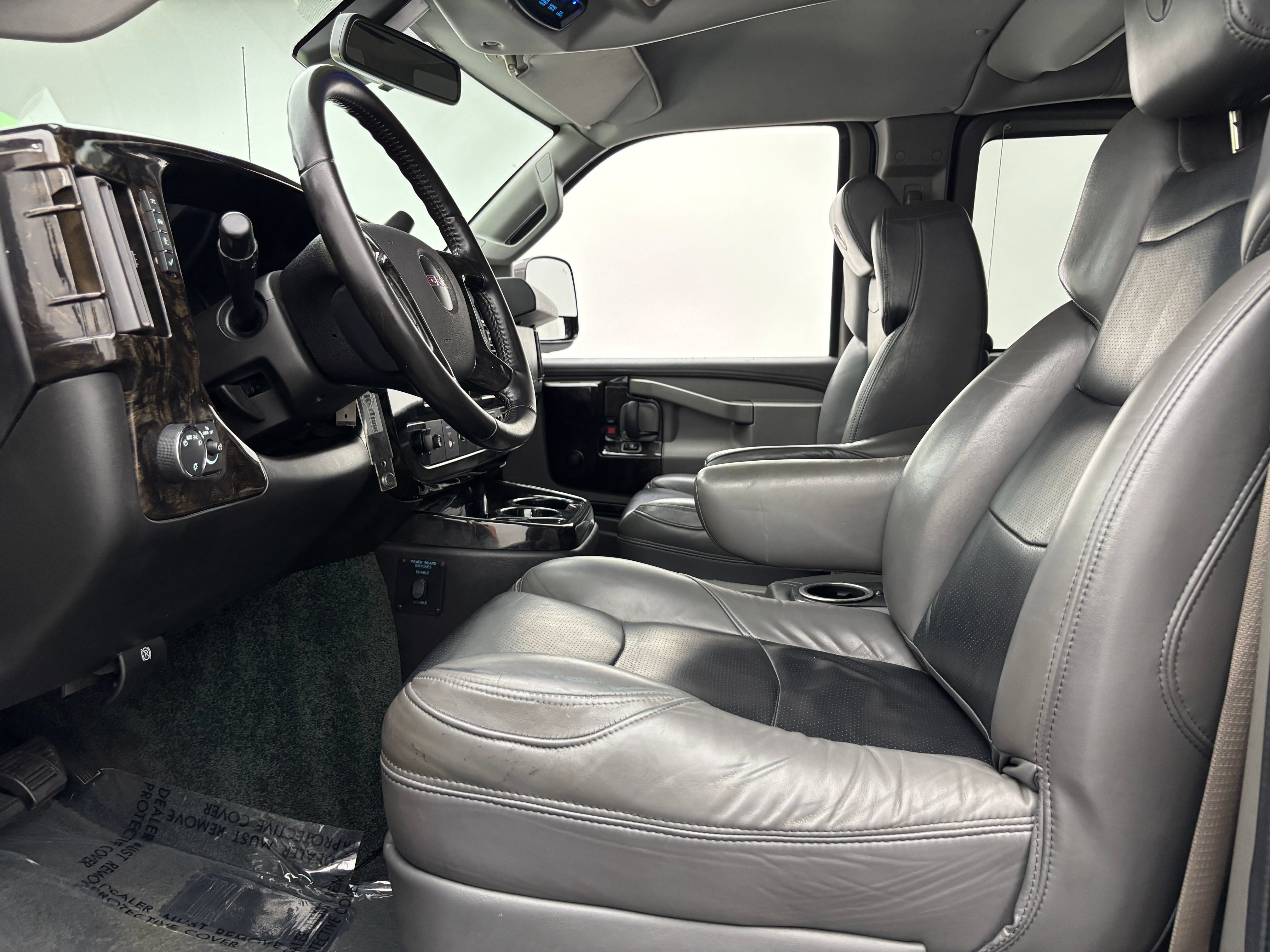 Used 2020 GMC Savana 2500 Extended w/ Enhanced Convenience Package RWD image 19