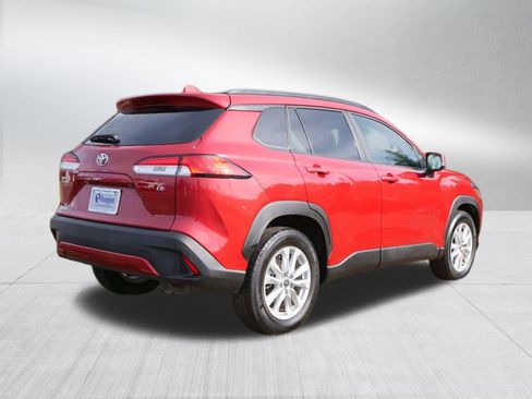 Used 2022 Toyota Corolla Cross LE image 3