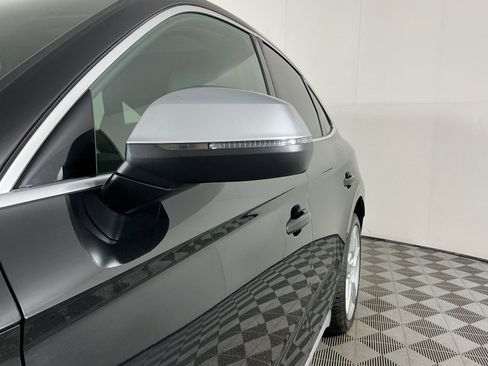 Used 2022 Audi SQ5 Premium w/ Convenience Package image 5