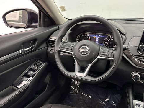 Used 2023 Nissan Altima 2.5 SV image 25