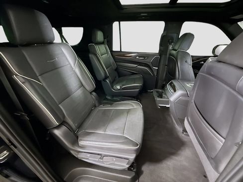 Used 2022 Cadillac Escalade ESV Premium Luxury w/ LPO, Radiant Package AWD/4WD image 29
