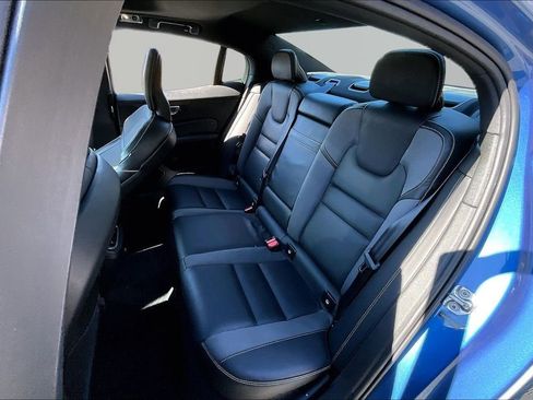 Used 2020 Volvo S60 T6 R-Design image 16