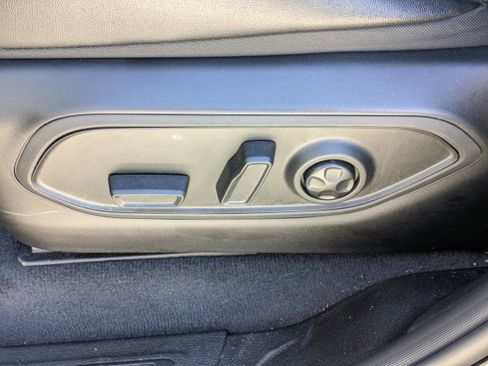 Used 2024 Jeep Grand Cherokee L Altitude RWD image 19