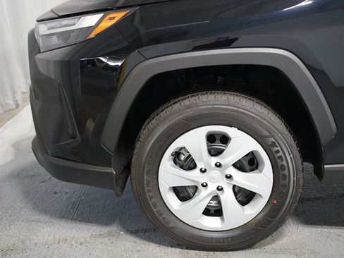 Used 2025 Toyota RAV4 LE FWD image 5