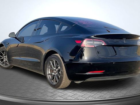 Used 2022 Tesla Model 3 Long Range AWD/4WD image 2