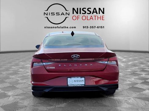 Used 2023 Hyundai Elantra SE w/ Cargo Package image 23