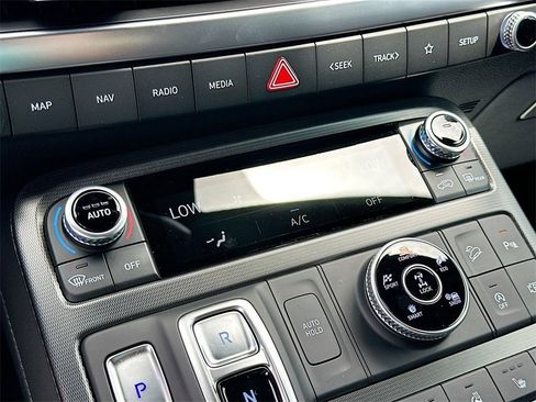 Used 2025 Hyundai Palisade Calligraphy AWD/4WD image 11