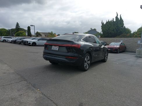 Used 2024 Audi Q8 e-tron Premium Plus w/ Premium Plus Package AWD/4WD image 3