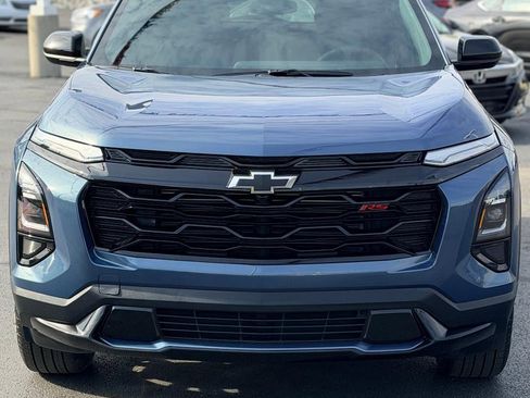 Used 2025 Chevrolet Equinox RS image 2