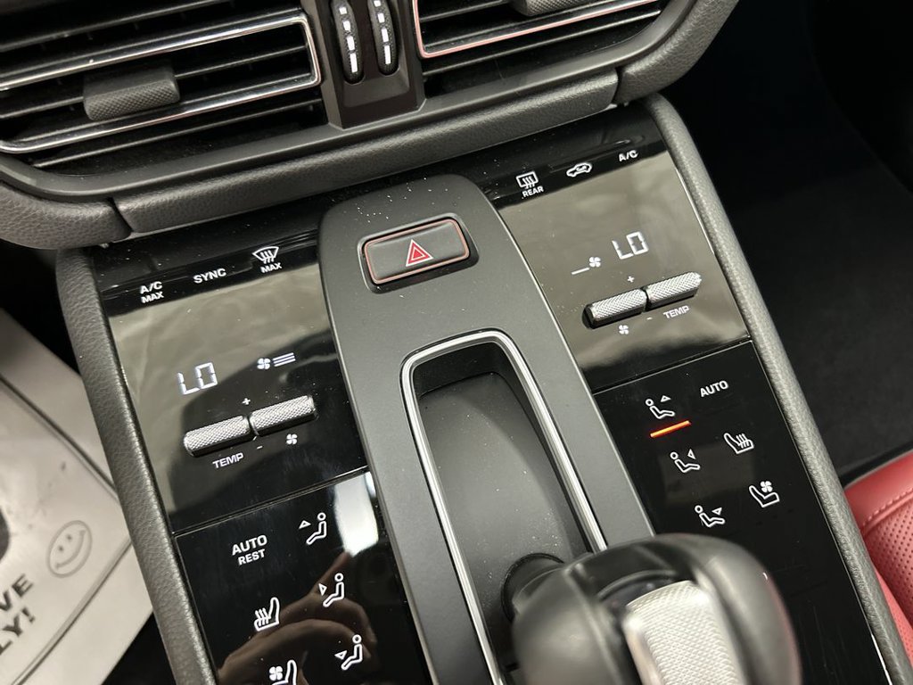 Certified 2026 Porsche Macan AWD/4WD image 17
