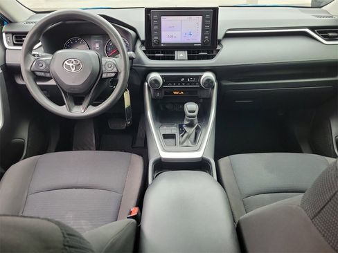 Used 2021 Toyota RAV4 LE image 12