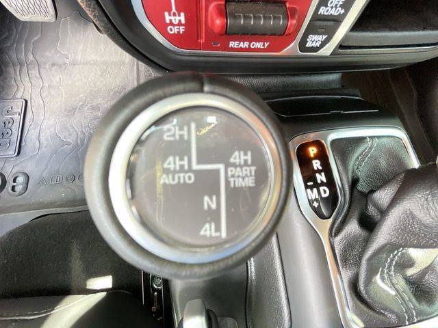 Used 2025 Jeep Wrangler Unlimited Rubicon AWD/4WD image 25