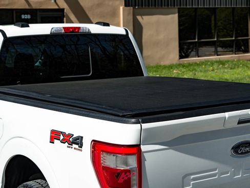 Used 2021 Ford F150 Lariat w/ Max Trailer Tow Package image 34