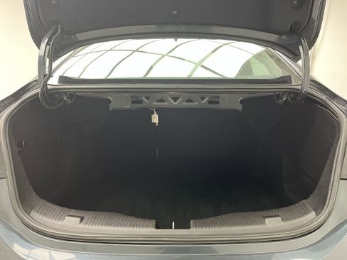 Used 2018 Chevrolet Cruze LT w/ Convenience Package image 26