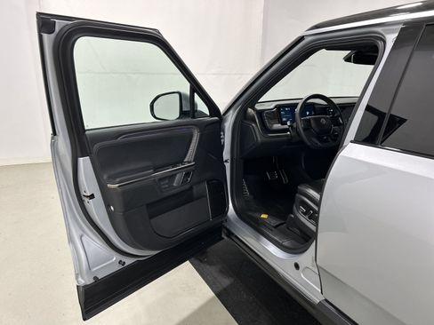 Used 2024 Rivian R1S Adventure Dual AWD/4WD image 16