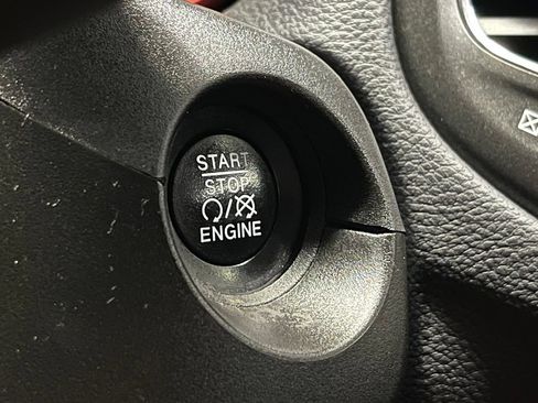 Used 2019 Jeep Compass Trailhawk w/ Leather Interior Group AWD/4WD image 14