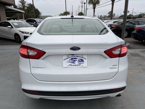 Used 2016 Ford Fusion SE image 5