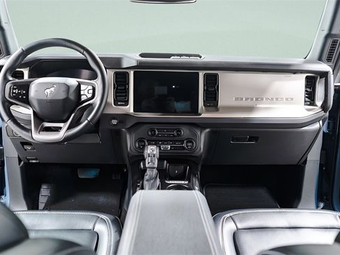 Used 2025 Ford Bronco Outer Banks image 9