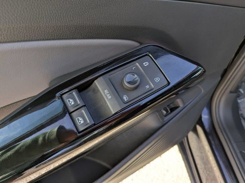 Certified 2023 Volkswagen ID.4 Pro RWD image 16