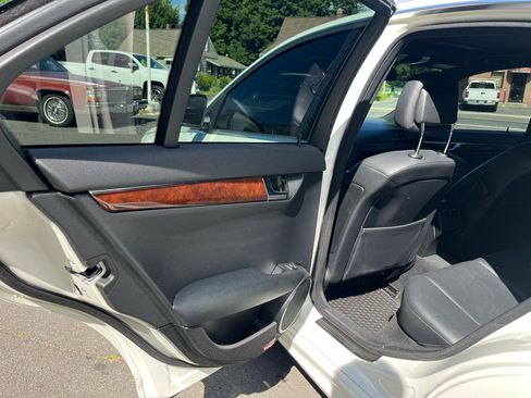 Used 2009 Mercedes-Benz C 300 4MATIC Sedan image 19