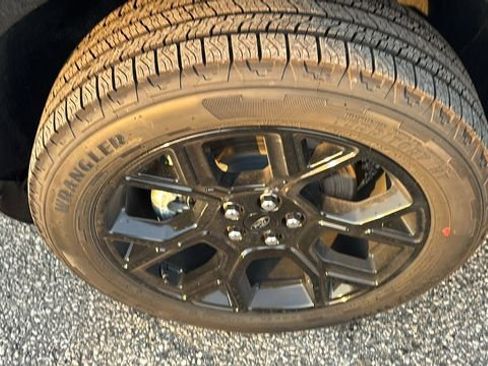 New 2026 Ford Maverick Lariat w/ Black Appearance Package image 34