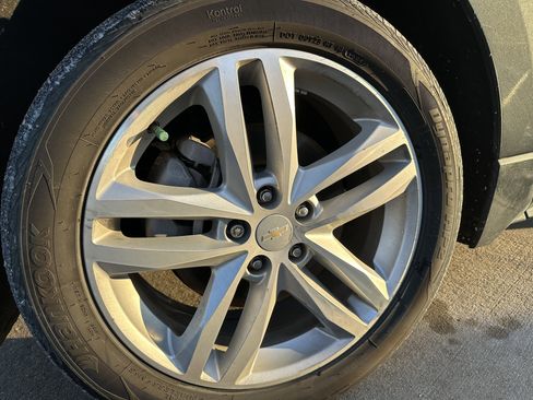 Used 2019 Chevrolet Equinox Premier image 11