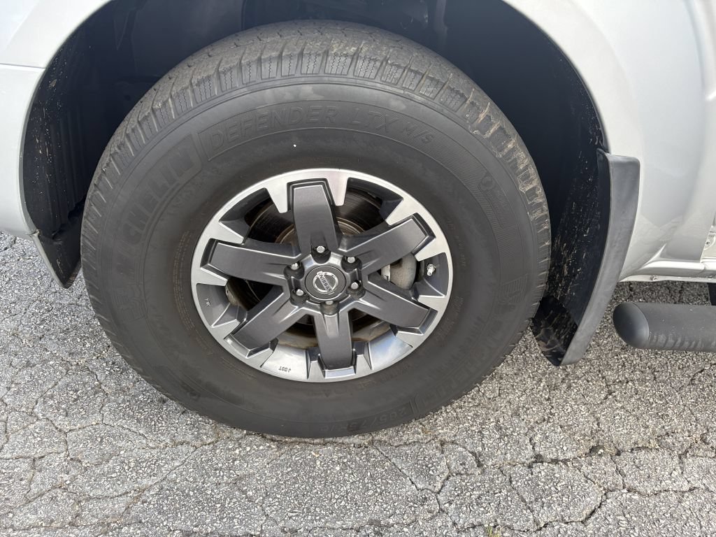 Used 2015 Nissan Frontier PRO-4X AWD/4WD image 16