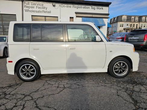 Used 2005 Scion xB image 4