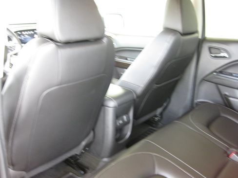 Used 2015 GMC Canyon SLT RWD image 29