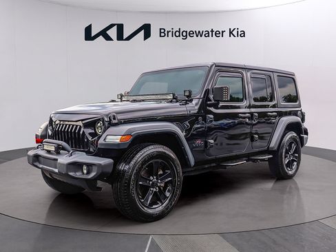 Used 2022 Jeep Wrangler Unlimited Sport AWD/4WD image 3
