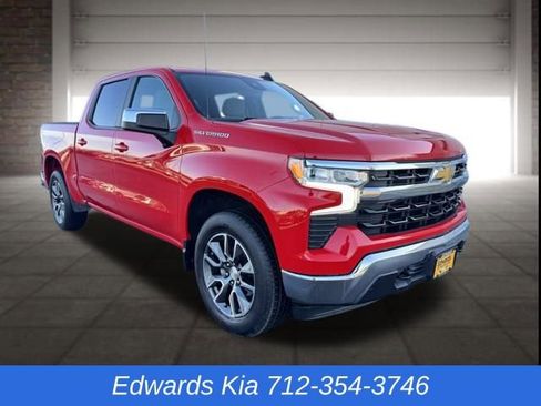 Used 2022 Chevrolet Silverado 1500 LT image 1