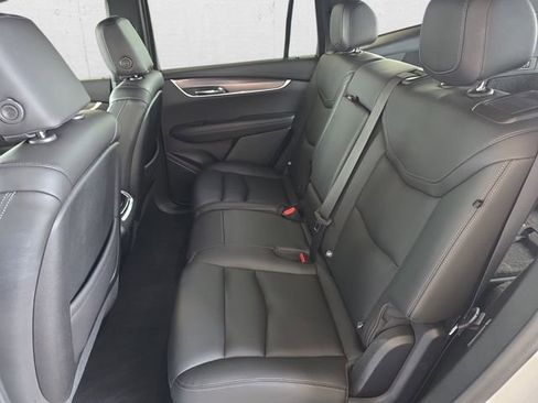 Certified 2022 Cadillac XT6 Luxury w/ LPO, Floor Liner Package image 15