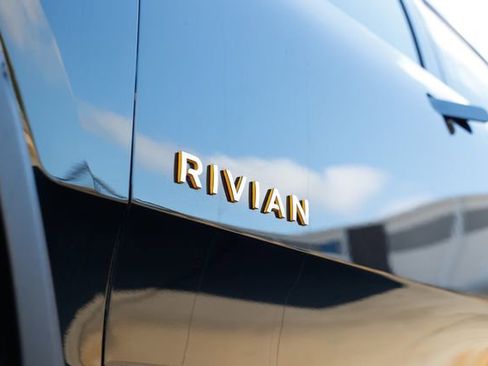 Used 2022 Rivian R1T Launch Edition image 41