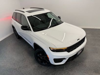 Used 2023 Jeep Grand Cherokee Altitude