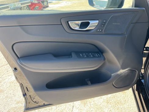 New 2026 Volvo XC60 B5 Ultra w/ Climate Package image 22