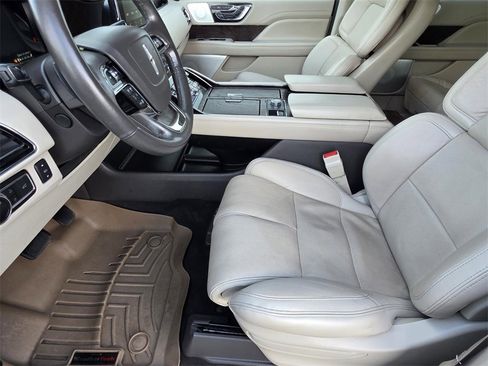 Used 2021 Lincoln Navigator Reserve w/ Luxury Package image 7