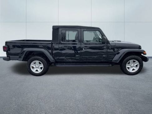 Used 2021 Jeep Gladiator Sport image 7